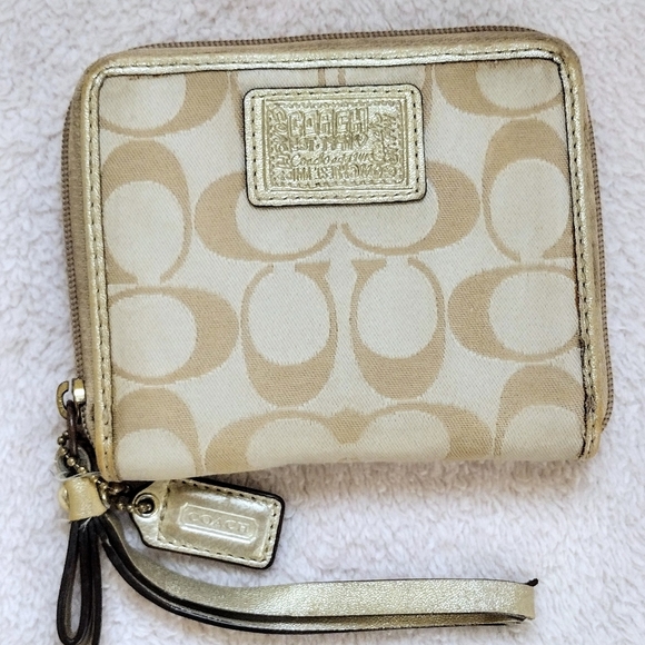 🤍 Coach Poppy Daisy Signature Sateen Med Zip Around Wallet Wristlet Khaki Gold - Picture 3 of 12